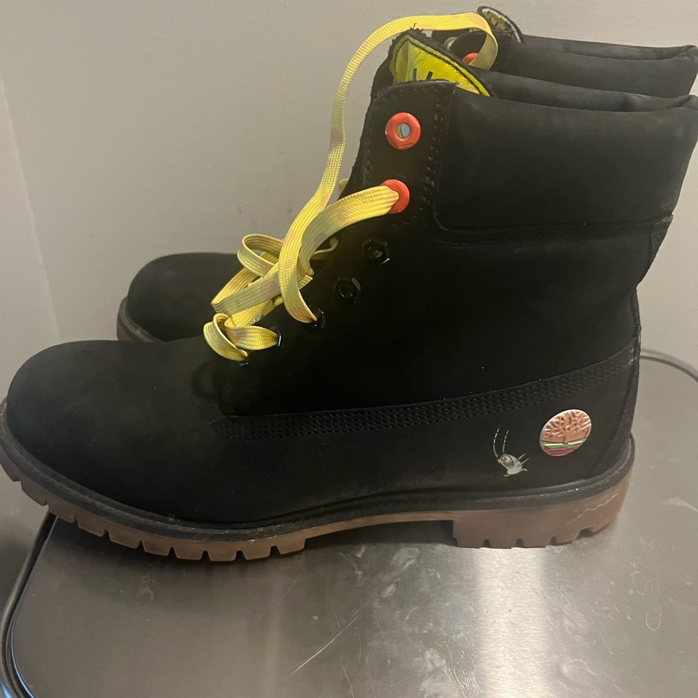 Sponge Bob Edition Mens Timberland Boots size 13